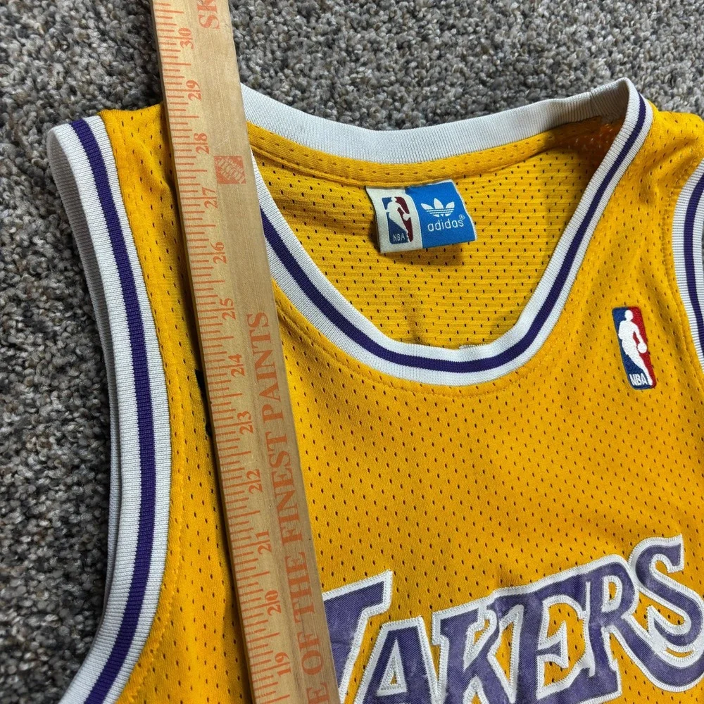 Adidas Men's S Kobe Bryant Los Angeles Lakers #8 Hardwood Classics Jersey Yellow